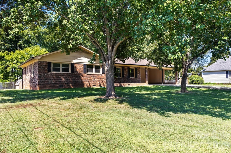 168 Mooreland Rd, Mooresville, NC 28117