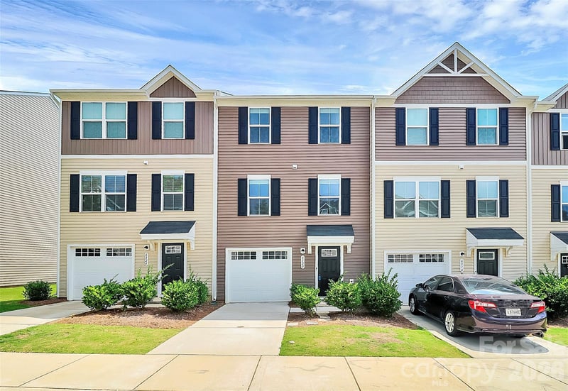 6320 Cutwater Cir, Charlotte, NC 28269