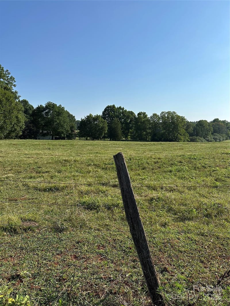 130 Sunnyside Shady Rest Rd, Bessemer City, NC 28016