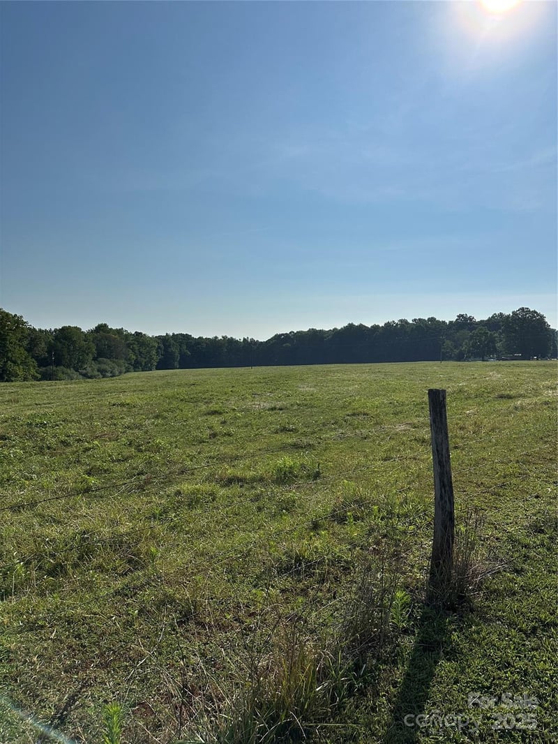 130 Sunnyside Shady Rest Rd, Bessemer City, NC 28016