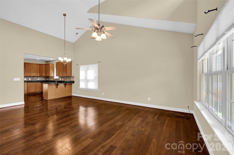 102 Coral Ln, Mooresville, NC 28117