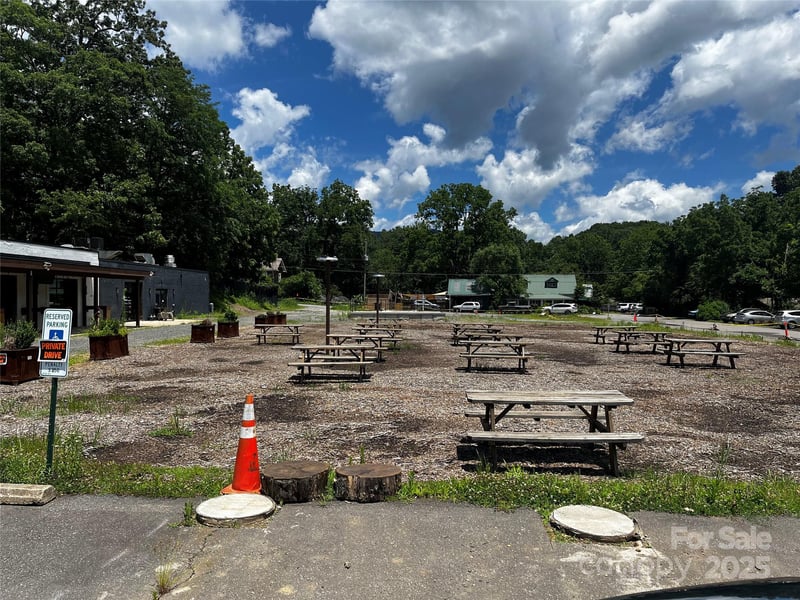 141 Ridgeway Blvd, Black Mountain, NC 28711