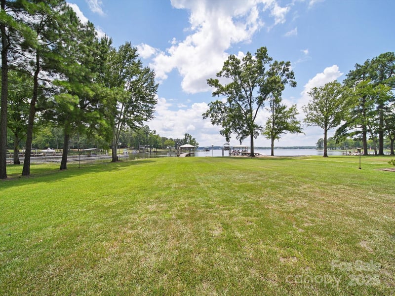 2364 Lakeside Dr, Liberty Hill, SC 29074