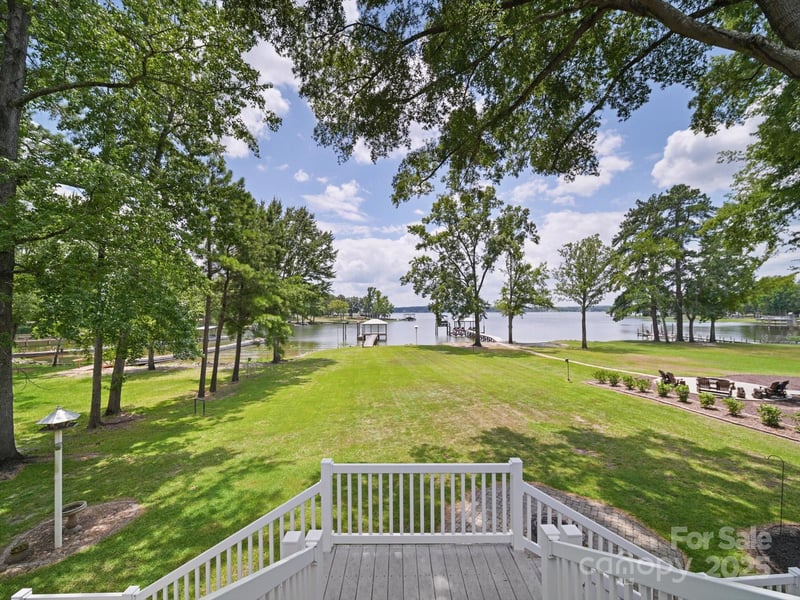 2364 Lakeside Dr, Liberty Hill, SC 29074