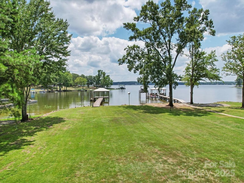 2364 Lakeside Dr, Liberty Hill, SC 29074