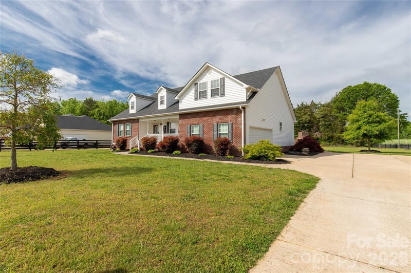1302 Bryson Creek Dr, Mcconnells, SC 29726