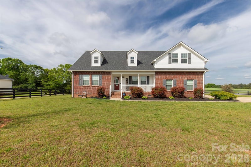 1302 Bryson Creek Dr, Mcconnells, SC 29726