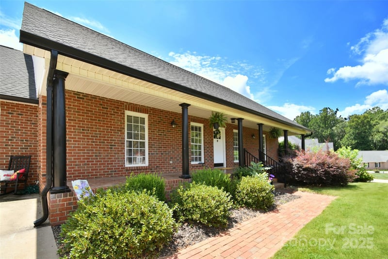 2914 Weatherfield Dr, Lincolnton, NC 28092
