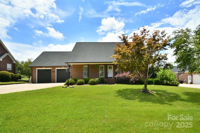 2914 Weatherfield Dr, Lincolnton, NC 28092