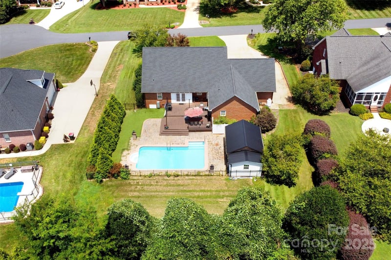 2914 Weatherfield Dr, Lincolnton, NC 28092