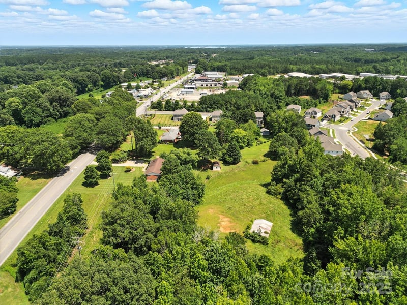 3427 Nc 16 Hw, Denver, NC 28037