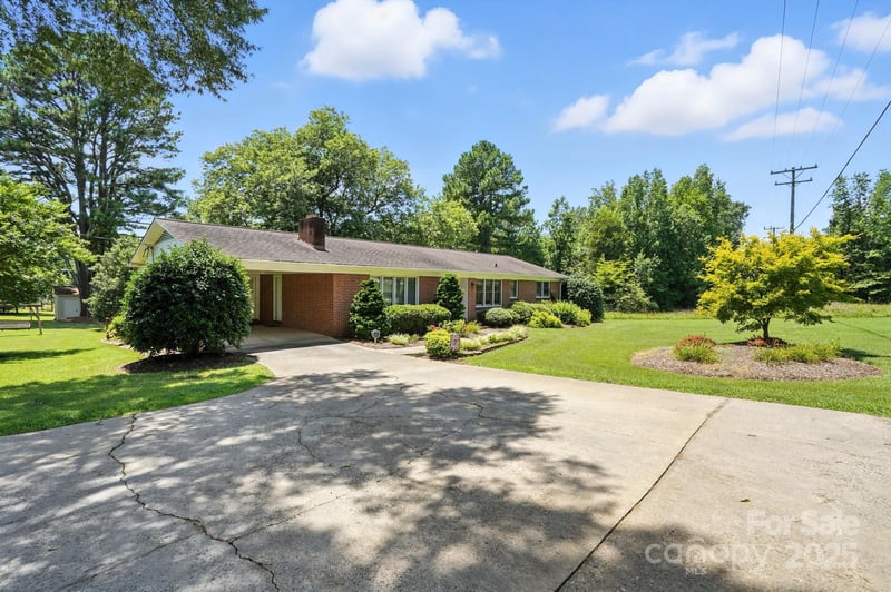 3427 Nc 16 Hw, Denver, NC 28037