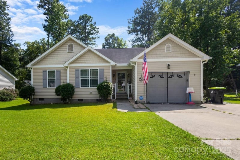1198 Middleton Dr, Creedmoor, NC 27522
