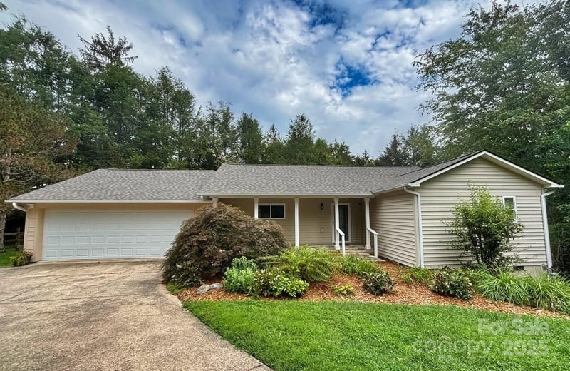 15 Beaverdam Knoll Rd, Asheville, NC 28804