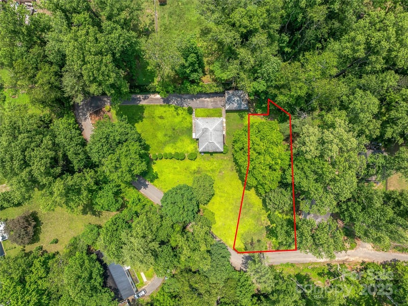 99999 Skyland Cir #2, Asheville, NC 28804