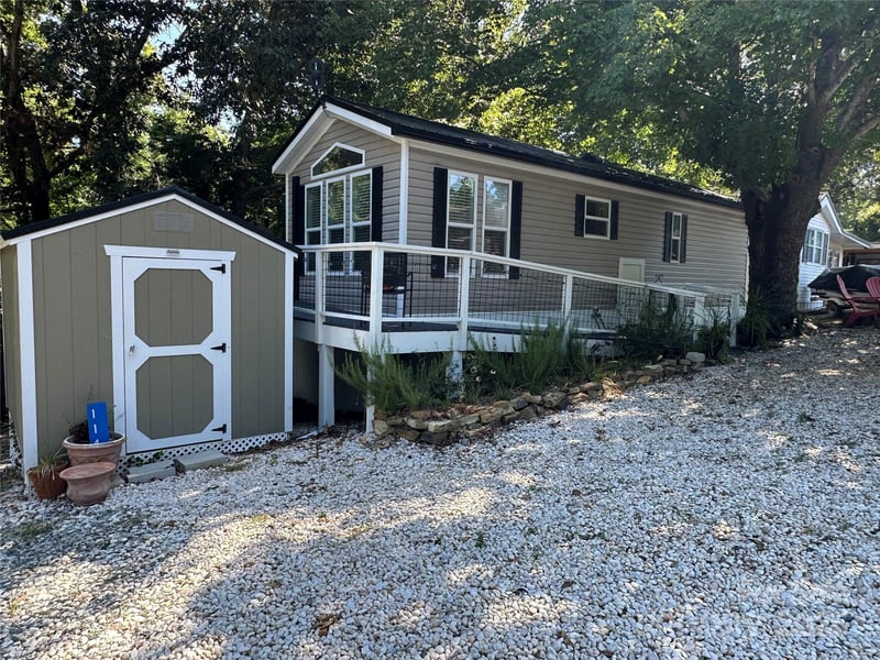 114 Meadowview Cir, New London, NC 28127