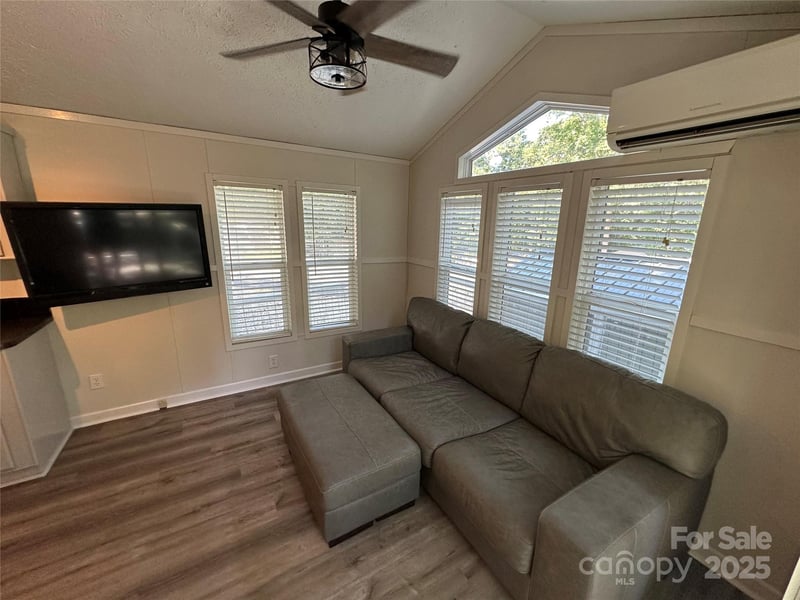 114 Meadowview Cir, New London, NC 28127