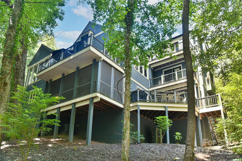 409 North Fork Rd, Black Mountain, NC 28711