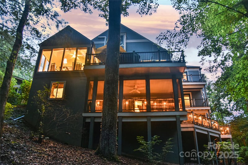 409 North Fork Rd, Black Mountain, NC 28711