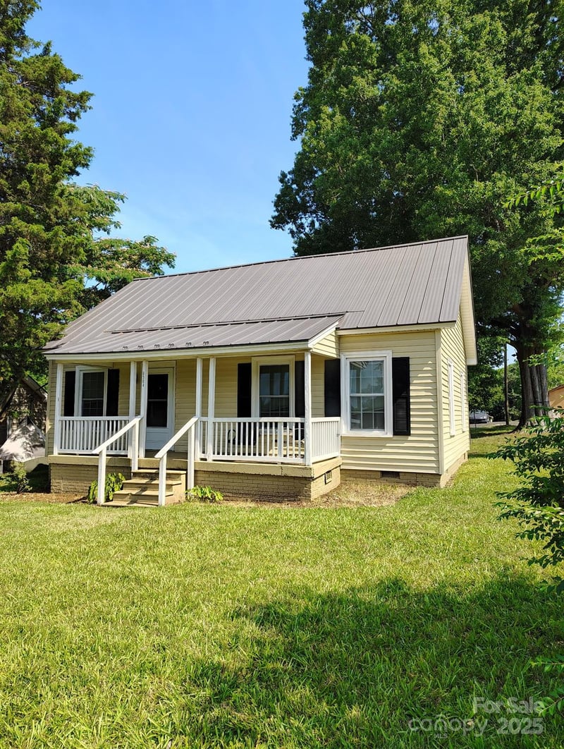 8504 Moores Chapel Rd, Charlotte, NC 28214