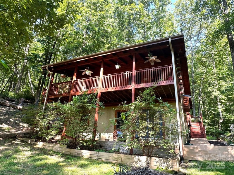 184 Poplar Dr, Lake Lure, NC 28746
