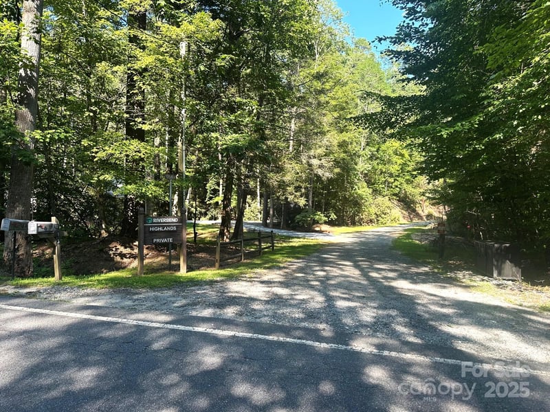 184 Poplar Dr, Lake Lure, NC 28746