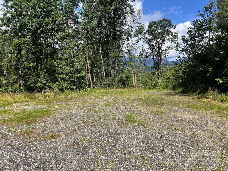 100 Mountain Field Ln, Burnsville, NC 28714