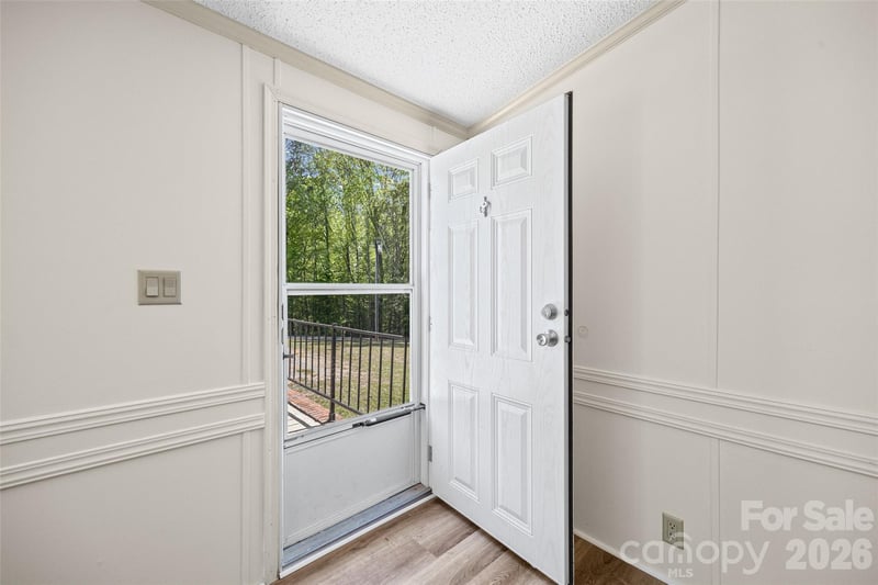 953 Bollinger Pond Dr, Clover, SC 29710