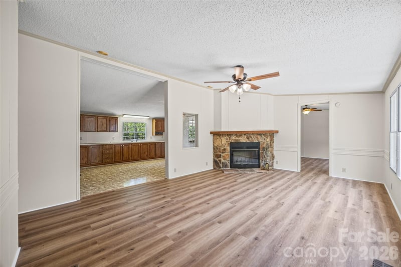 953 Bollinger Pond Dr, Clover, SC 29710