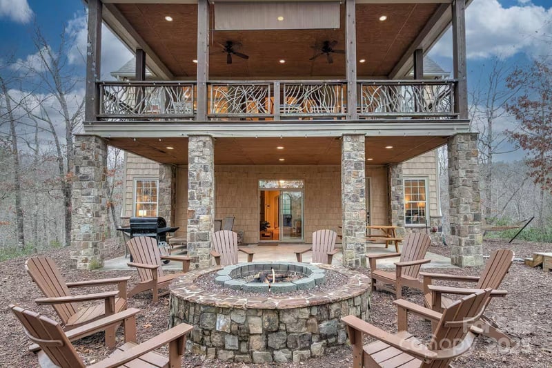 376 Grandview Dr, Lake Lure, NC 28746