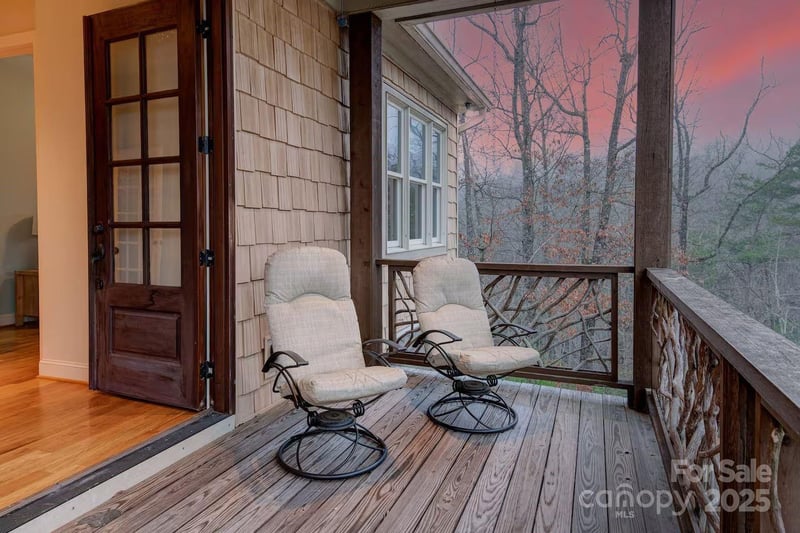 376 Grandview Dr, Lake Lure, NC 28746