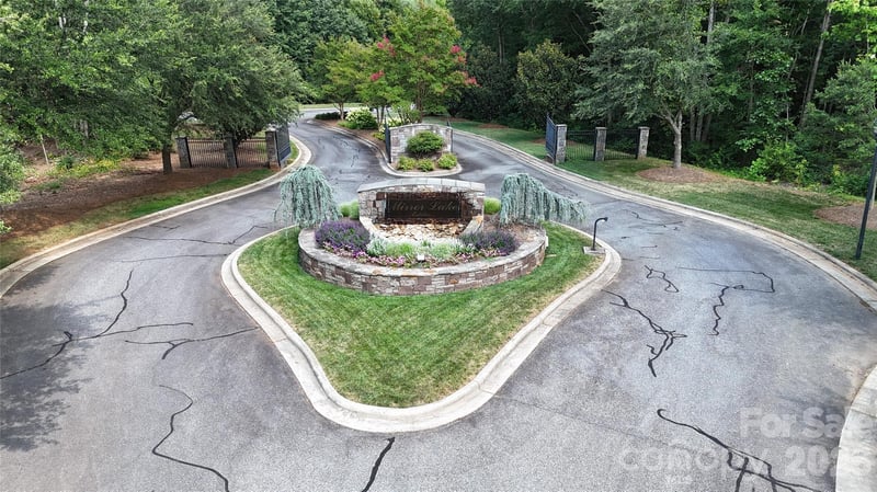 4446 Mirror Lake Dr, Catawba, NC 28609