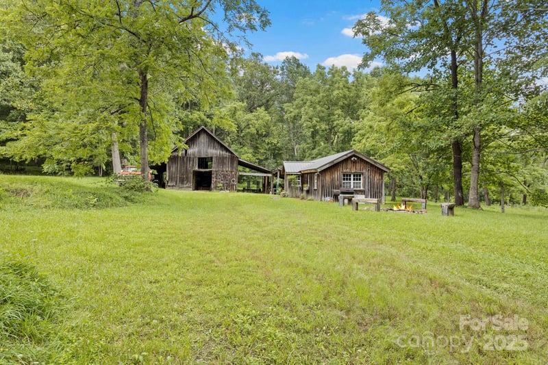 Bobs Creek Rd, Zirconia, NC 28790