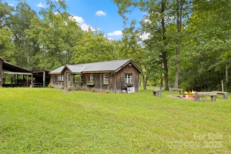 Bobs Creek Rd, Zirconia, NC 28790