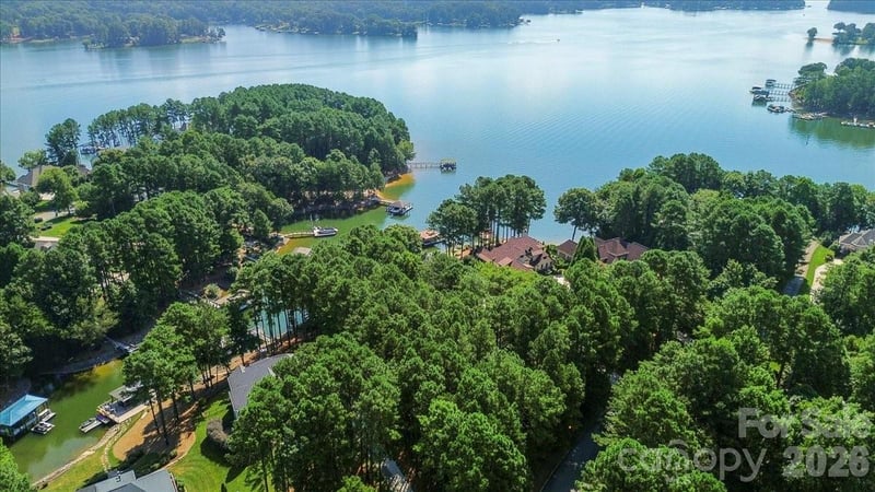 9178 Fair Oak Dr, Sherrills Ford, NC 28673