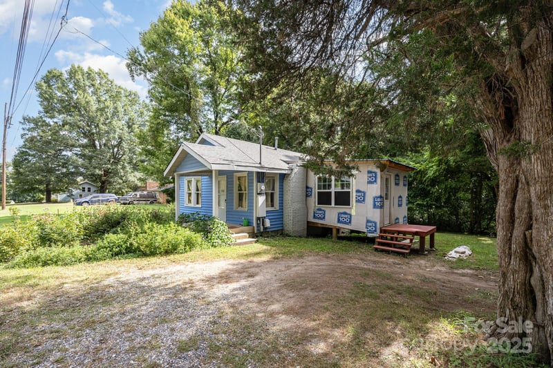 1110 Wall St, Statesville, NC 28677
