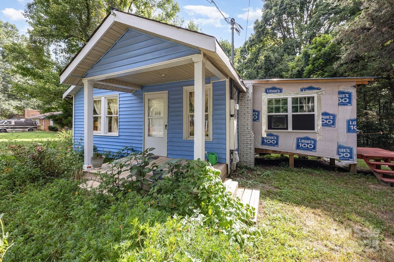 1110 Wall St, Statesville, NC 28677