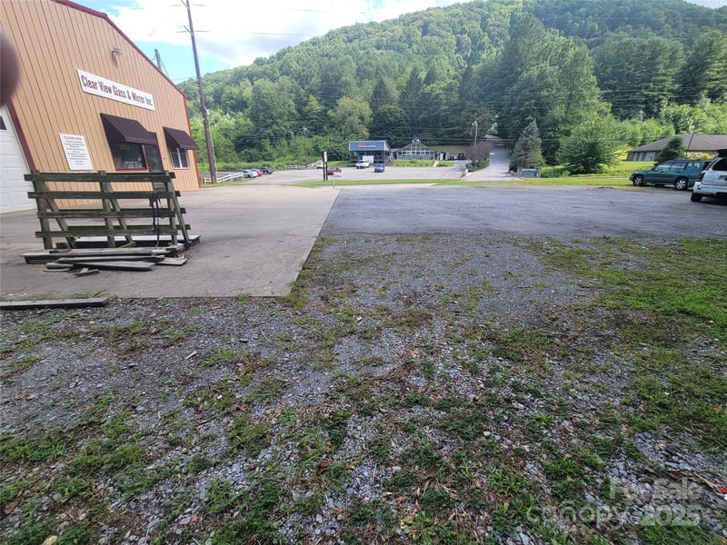 2634 Dellwood Rd, Waynesville, NC 28786