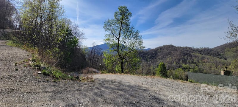 31 Destination Dr, Waynesville, NC 28786