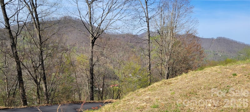 34 Destination Dr, Waynesville, NC 28786