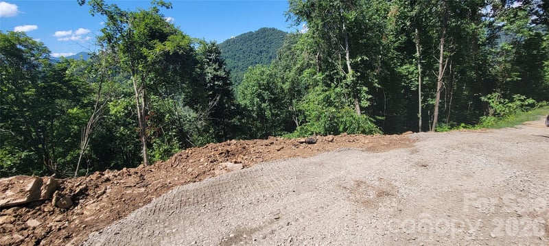 34 Destination Dr, Waynesville, NC 28786