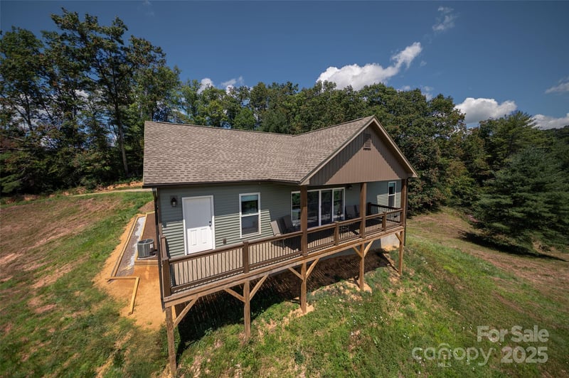 71 Banks Creek Rd, Burnsville, NC 28714