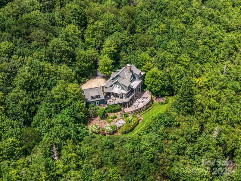 770 Meadow Ridge Dr, Lake Toxaway, NC 28747