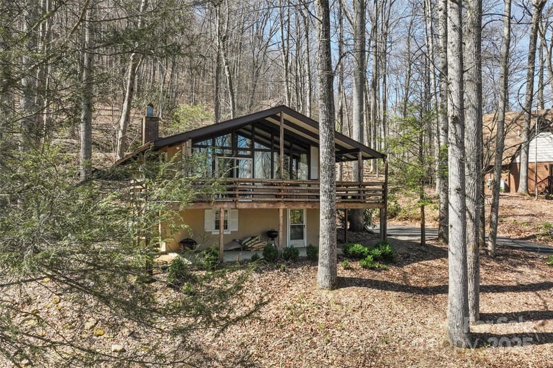 679 Locust Dr, Maggie Valley, NC 28751