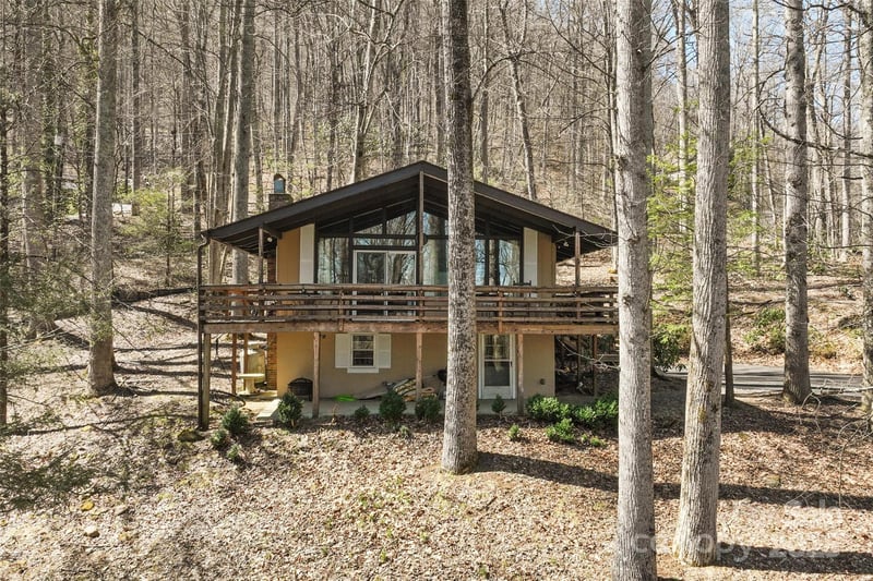 679 Locust Dr, Maggie Valley, NC 28751