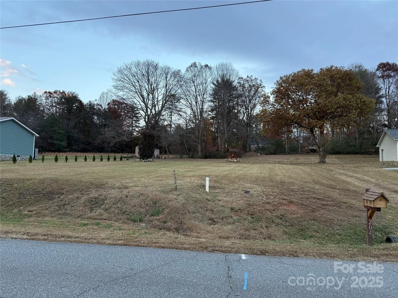 204 Vfw Rd, Morganton, NC 28655