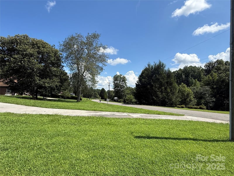 204 Vfw Rd, Morganton, NC 28655