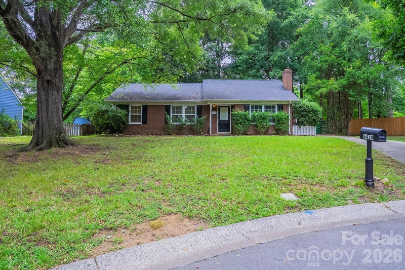 6410 Pineburr Ct, Charlotte, NC 28211