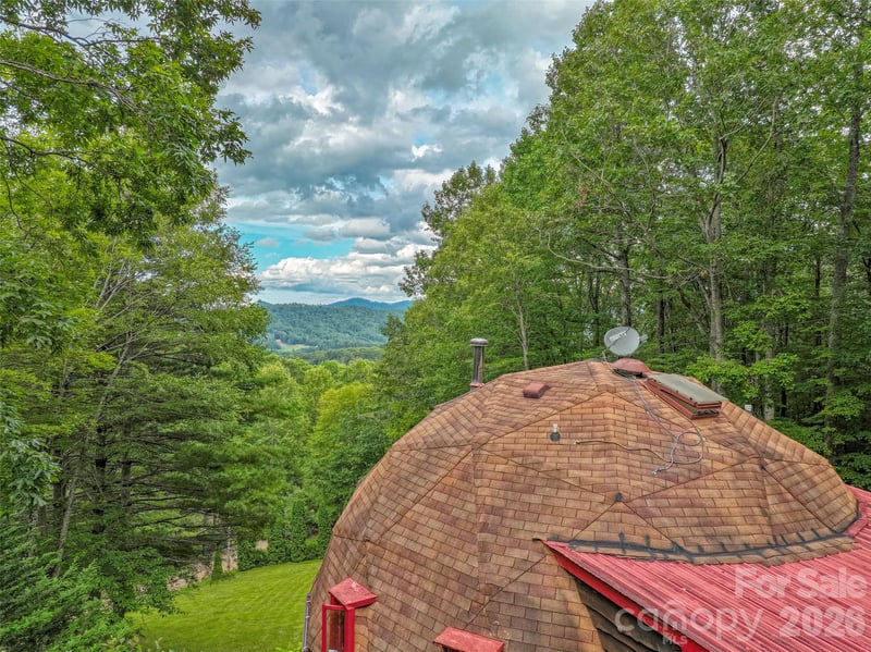 60 Persimmons Ln, Burnsville, NC 28714