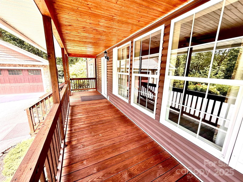 7230 Hideaway Ln, Newland, NC 28657